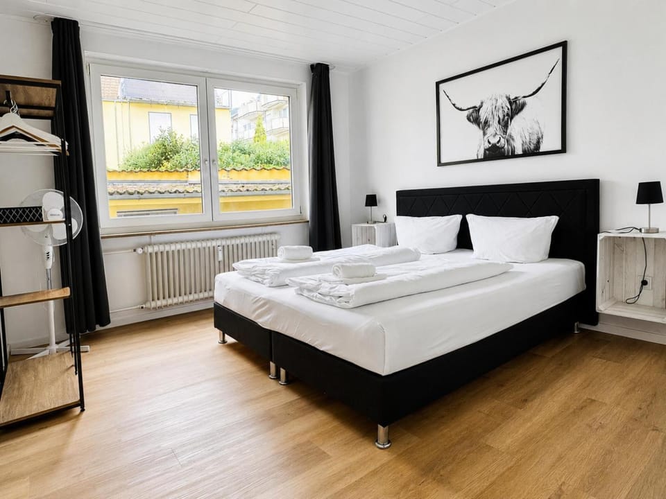 Bed, Photo of the whole room, Bedroom