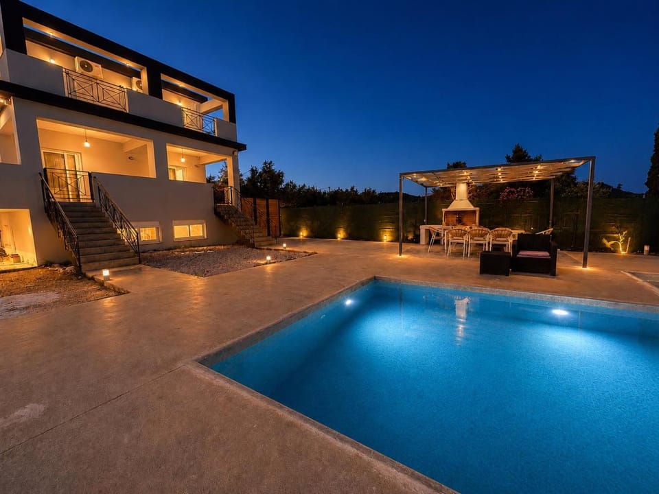 Property building, Swimming pool