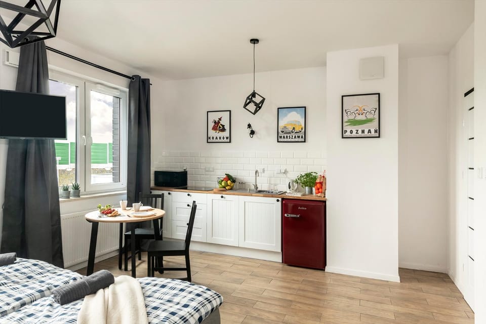 Kitchen or kitchenette, Dining area, Communal kitchen