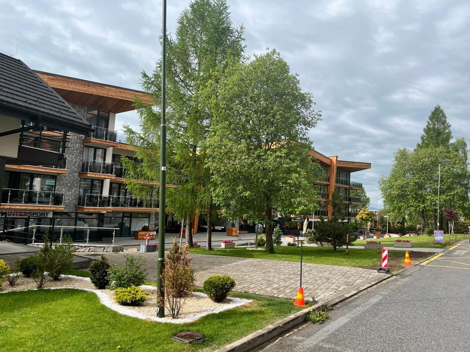 City view, Street view