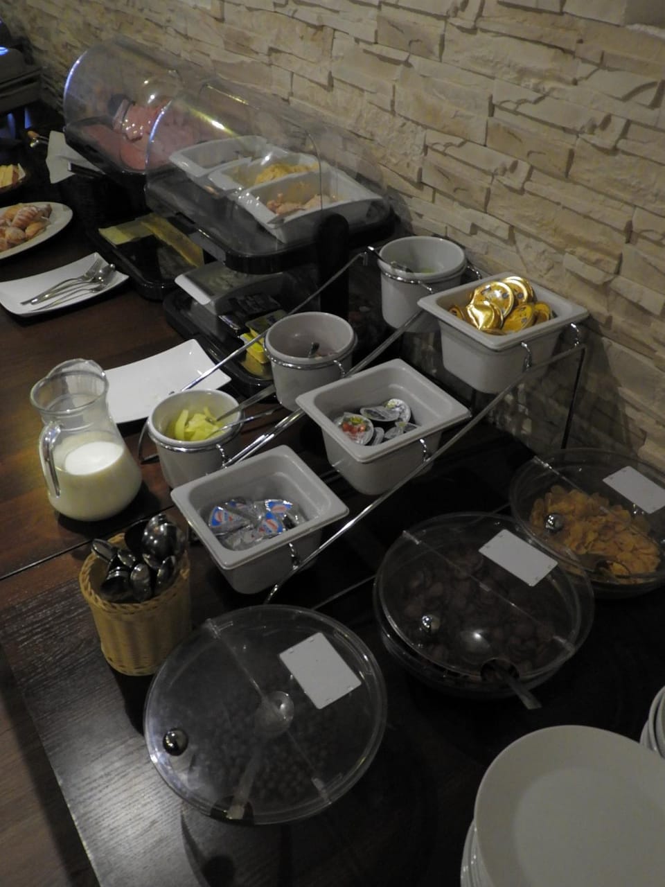 Coffee/tea facilities, Food and drinks, Breakfast, Continental breakfast, Buffet breakfast