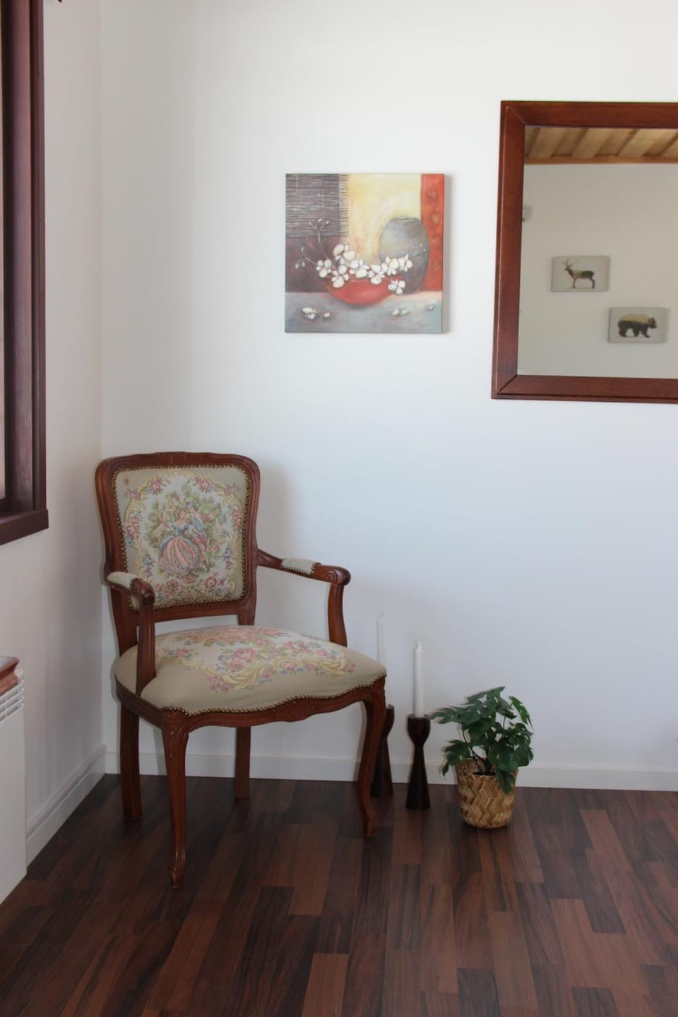 Seating area, Bedroom