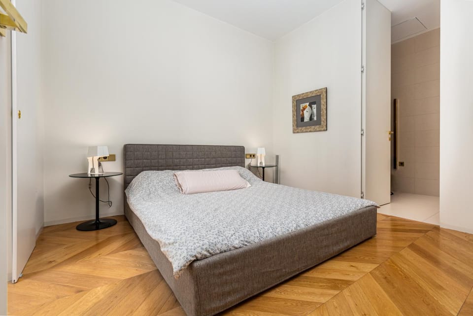 Luxury Paseo de Gracia Casa Batlló Apartment in Barcelona