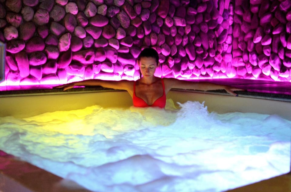 Hot Tub, Spa and wellness centre/facilities, Decorative detail, Swimming pool