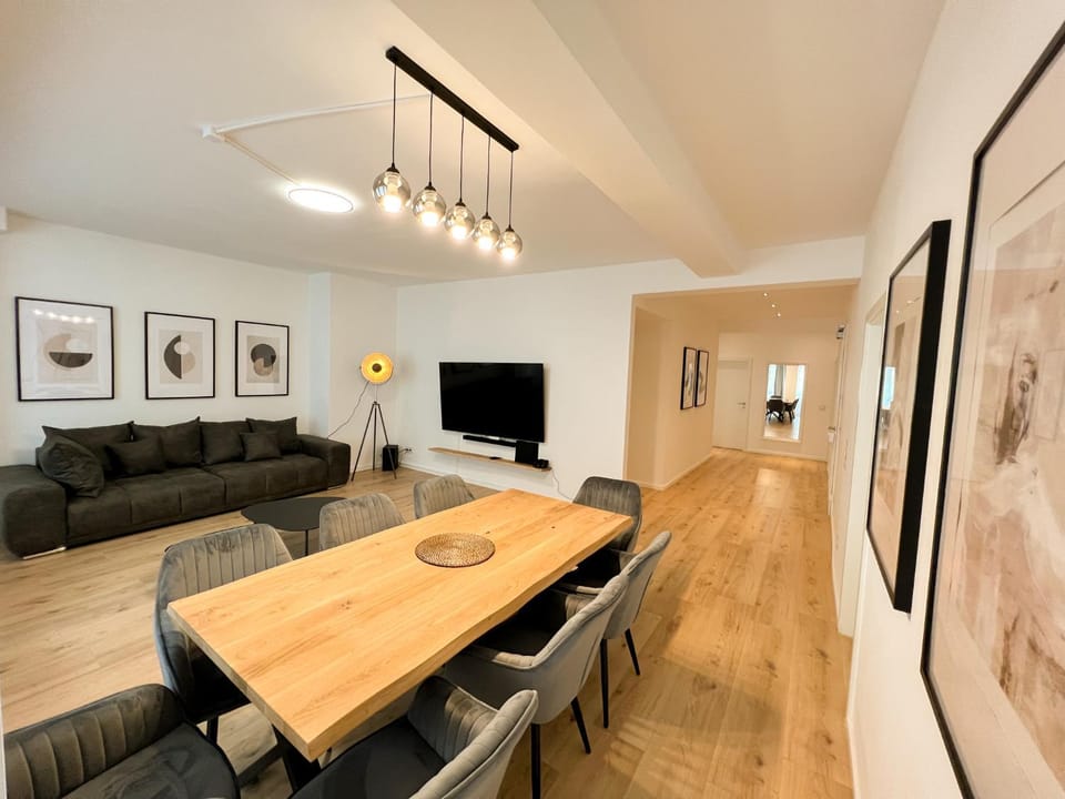 Living room, Seating area, Dining area
