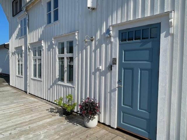 Facade/entrance