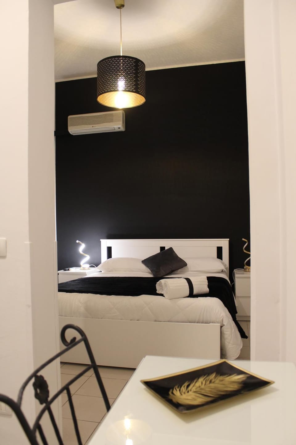 Photo of the whole room, Bedroom