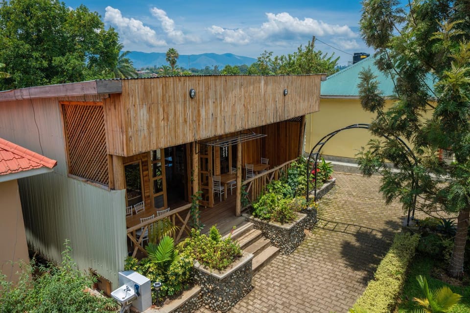 Property building, Restaurant/places to eat, Breakfast