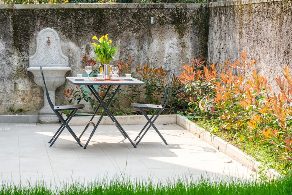 Garden, Dining area, Garden view