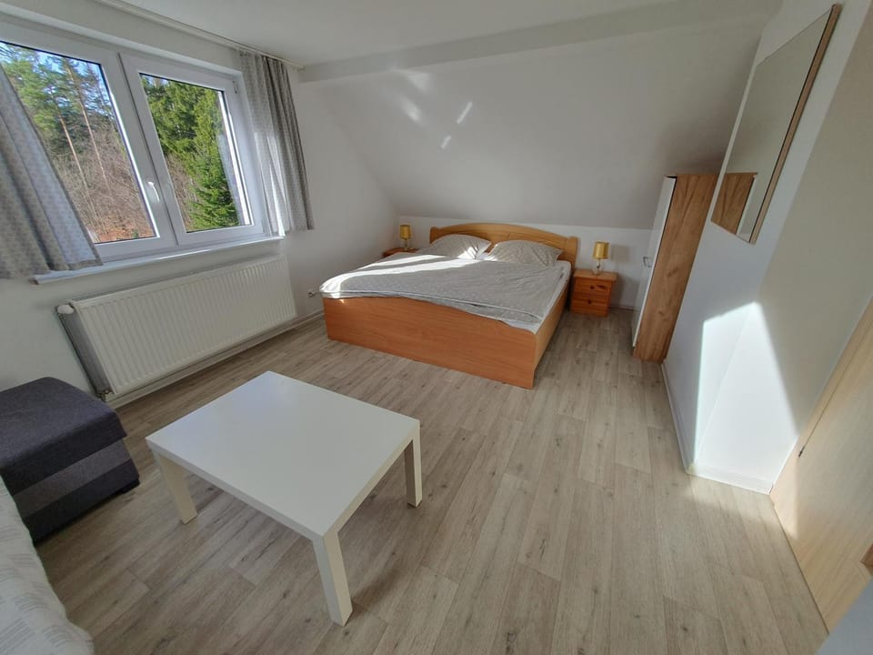 Bed, Photo of the whole room, Bedroom