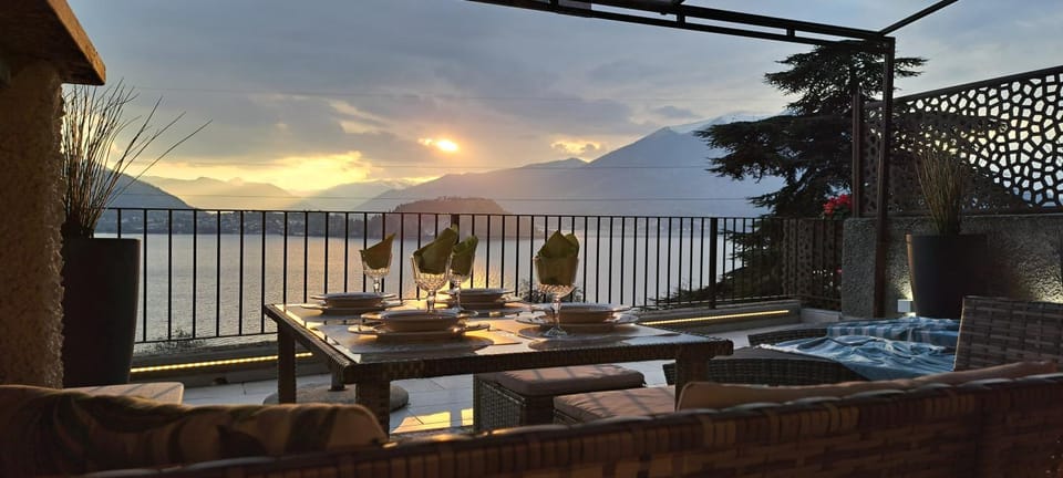 Patio, Day, Natural landscape, View (from property/room), Balcony/Terrace, Lake view