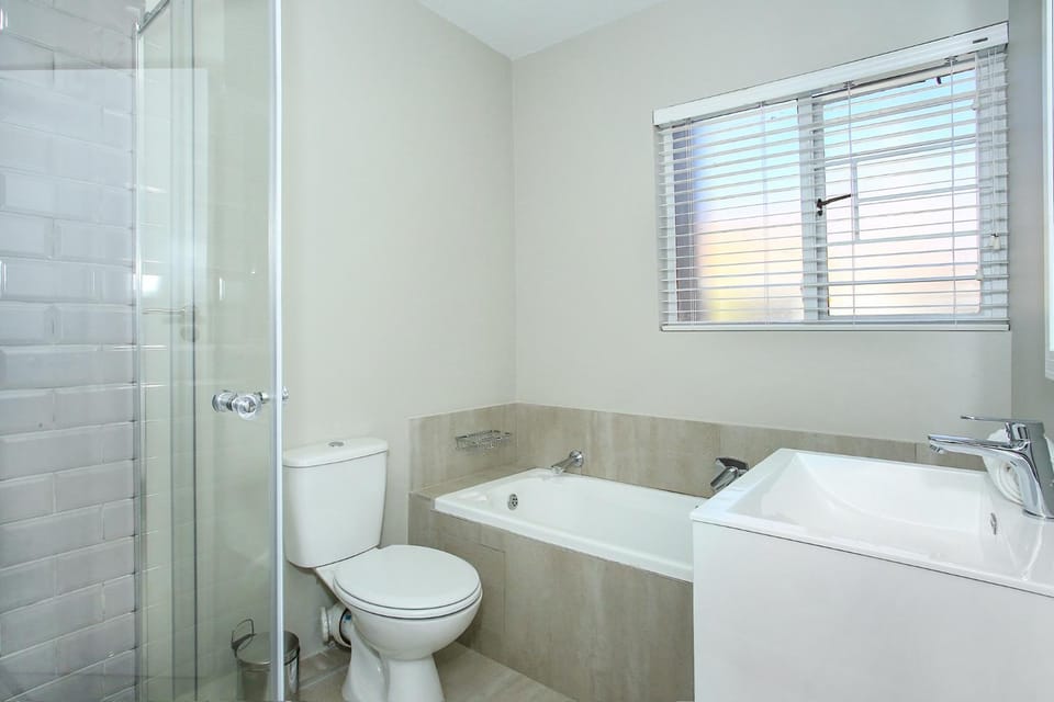 Shower, Toilet, Bathroom, Bath