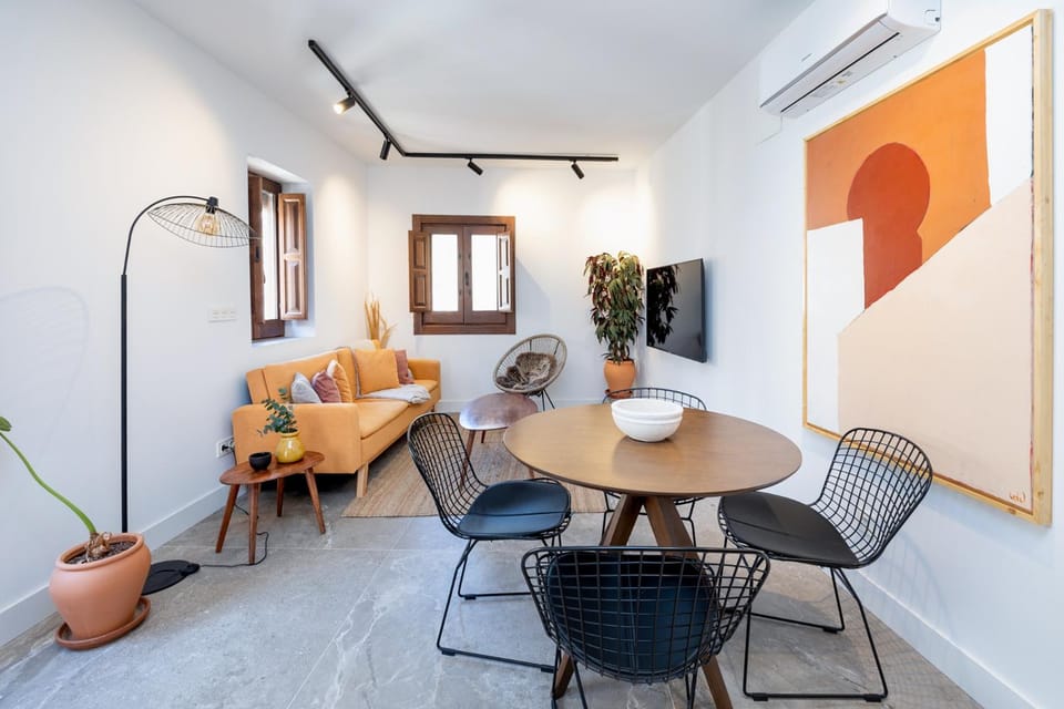 Living room, Seating area, Dining area