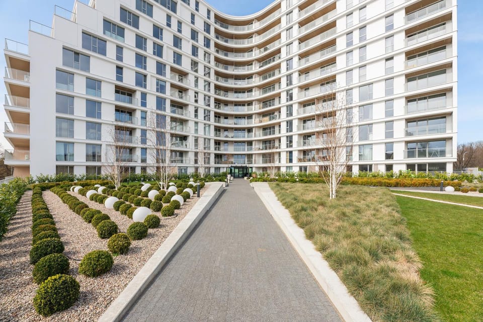 Property building, Facade/entrance