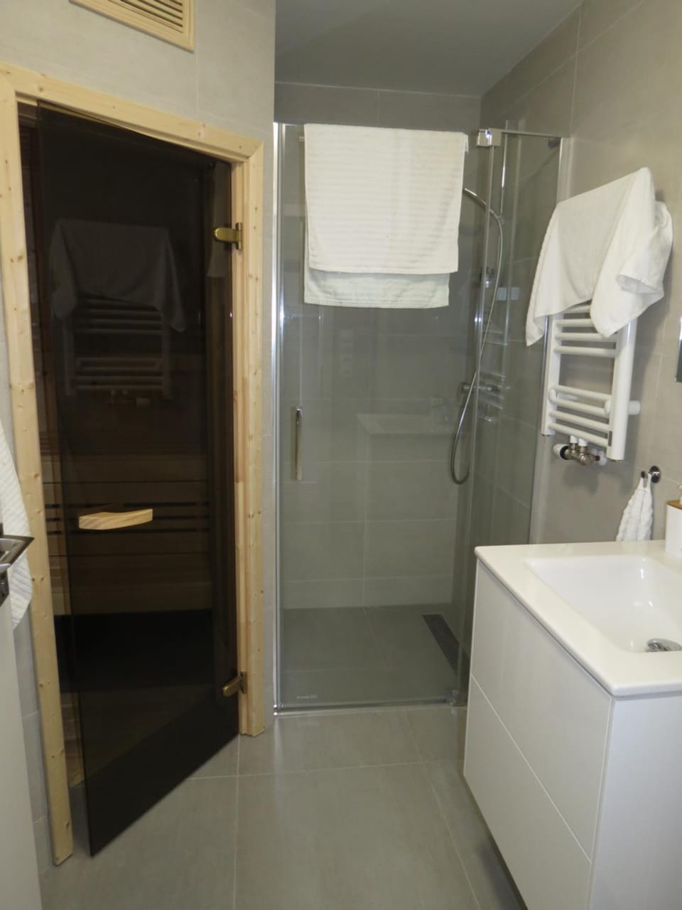 Shower, Bathroom, towels