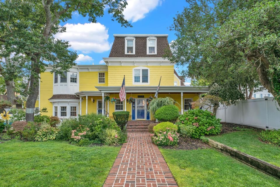 Property building, Garden, Garden view