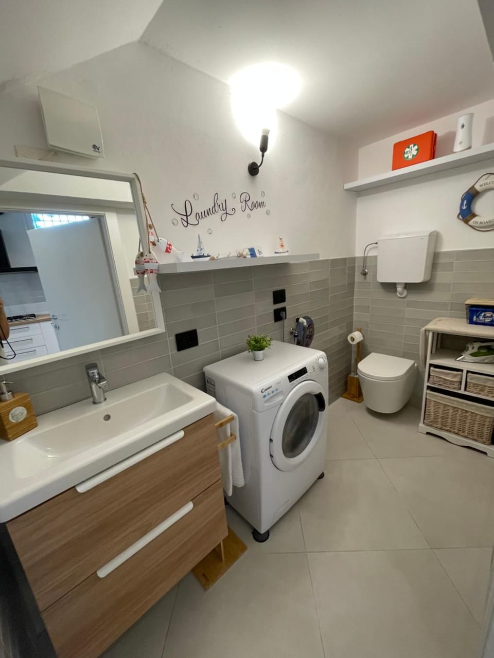 Bathroom, washing machine