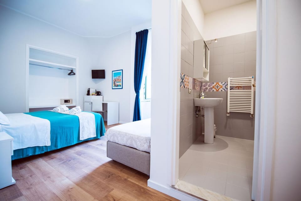 CVM Mare Luna Guest House Bed and Breakfast in Maiori