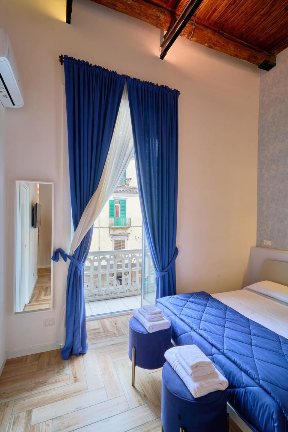 Balcony/Terrace, Photo of the whole room