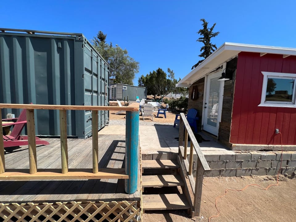 Property building, Patio, Facade/entrance