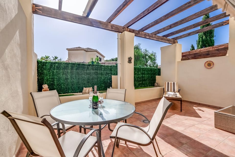 Off site, Balcony/Terrace