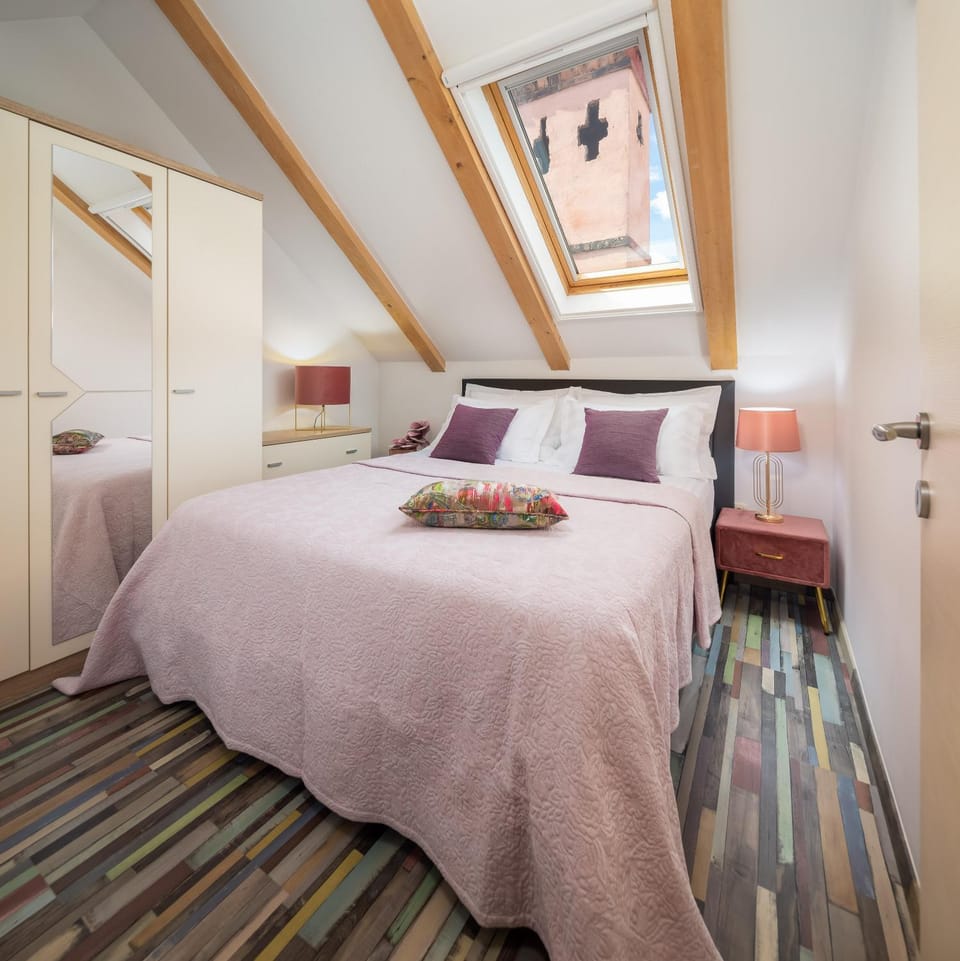Bed, Bedroom