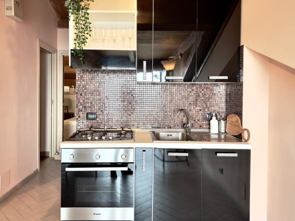Kitchen or kitchenette