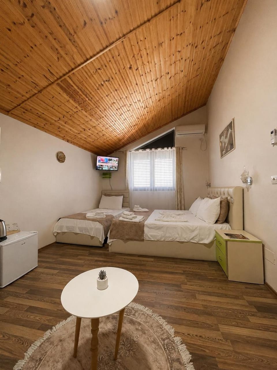 LakeFront House Bed and Breakfast in Montenegro
