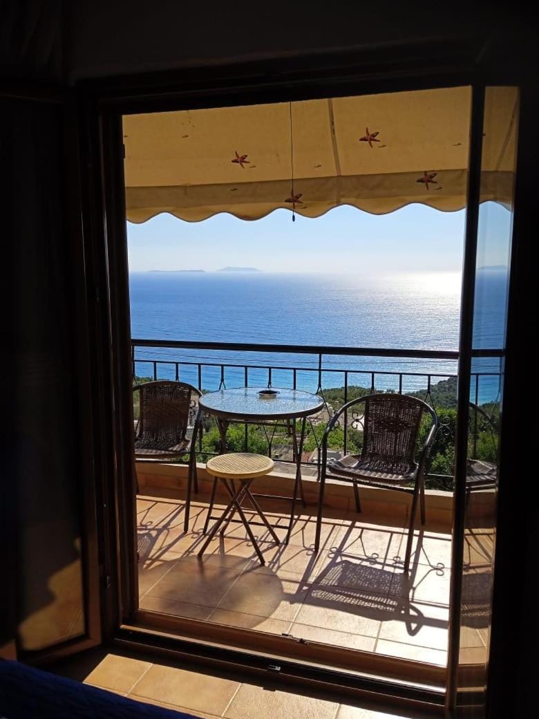 Rooms to let Spiropali Bed and Breakfast in Vlorë County, Albania