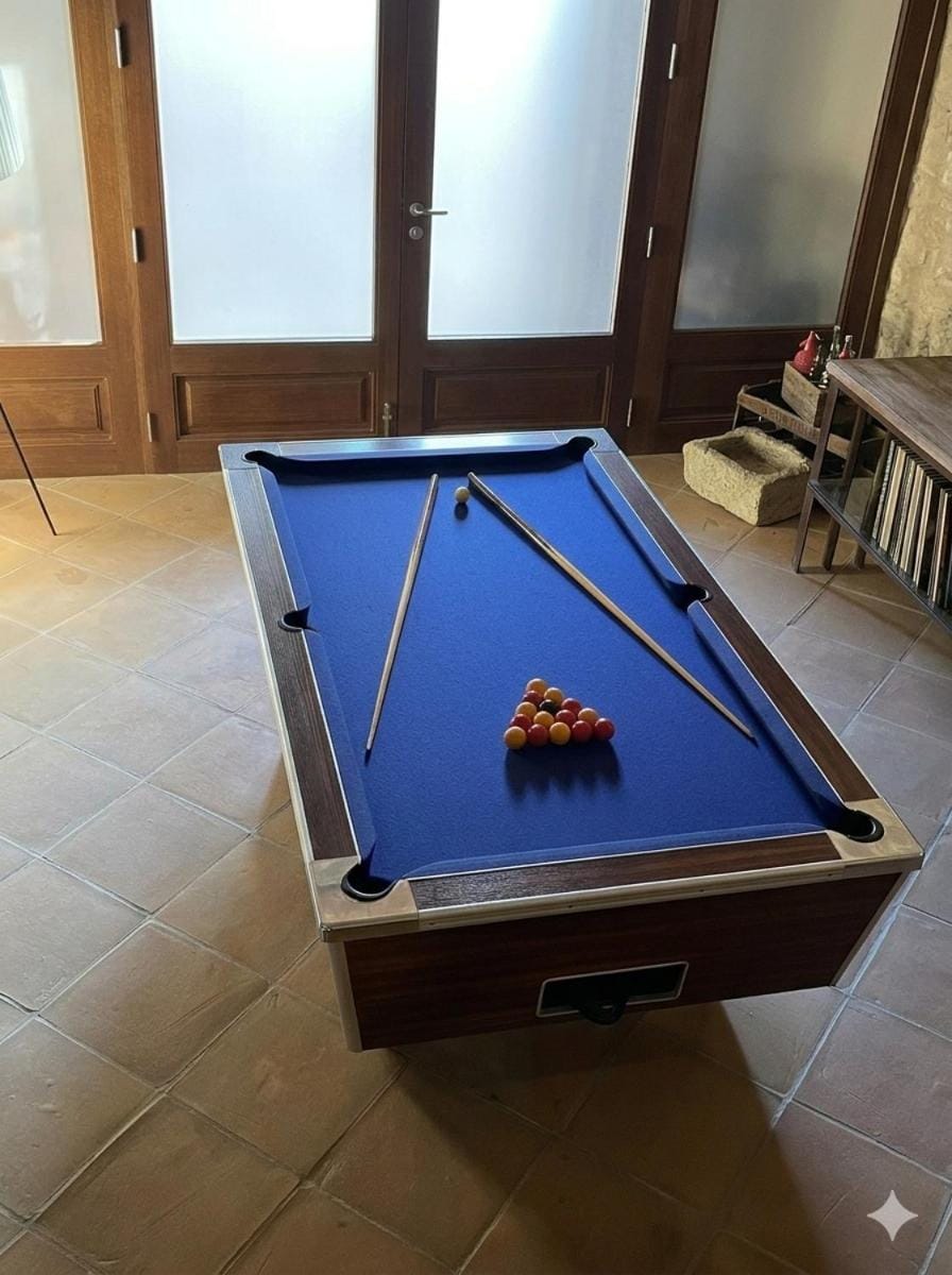 Billiard, Game Room