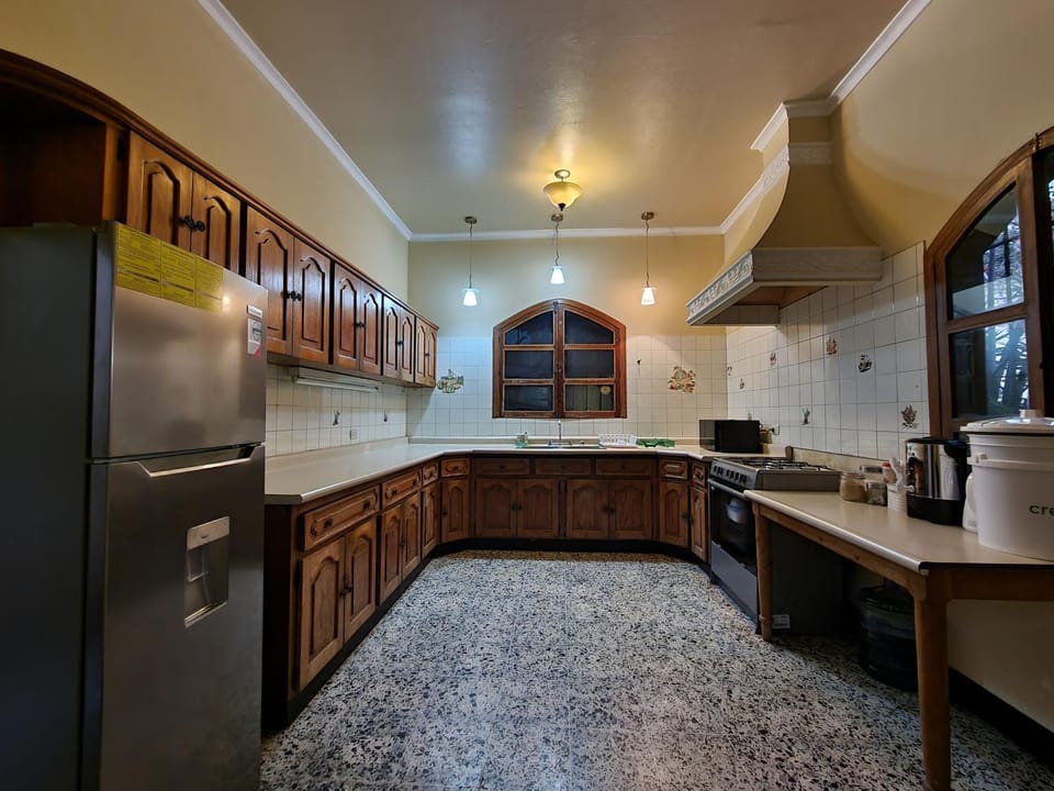 Kitchen or kitchenette, Communal kitchen