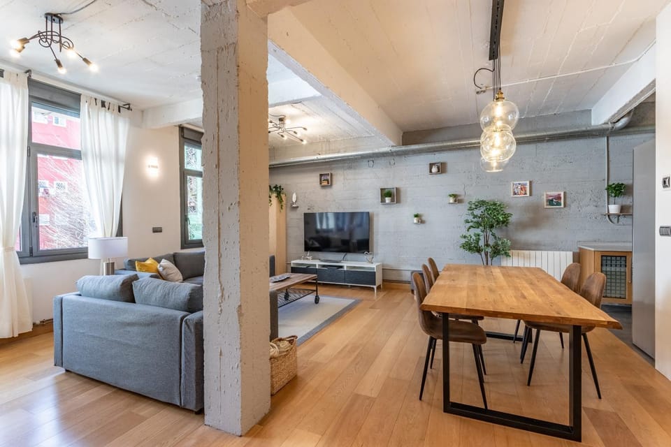 NEW! Lovely 3-Bedroom Loft in Bilbao Apartment in Bilbao