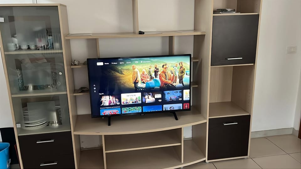 Communal lounge/ TV room, TV and multimedia