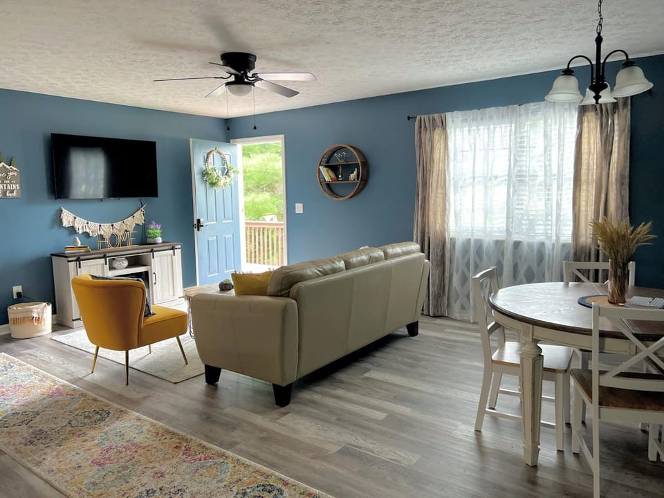 Charming house in Sevierville Family friendly Quiet location Close to Wilderness House in Sevierville