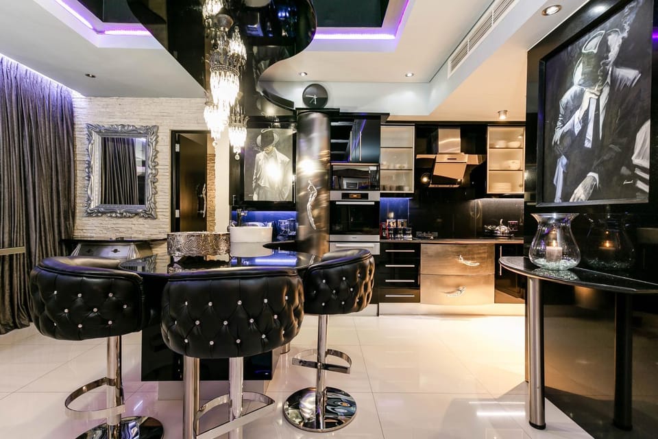 Lounge or bar
