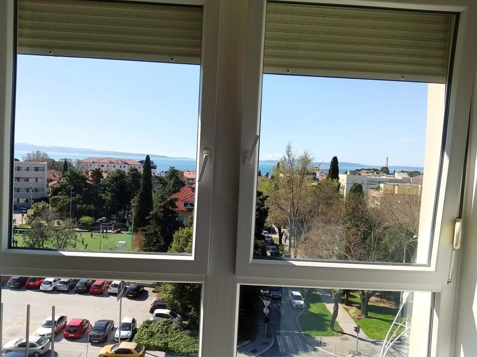 Sea view, Parking