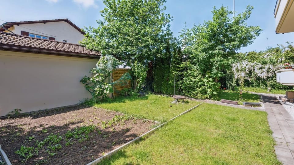 Appartement de 3 pièces, dans la maison familial à Morat-Murten, Fribourg-CH Apartment in Fribourg, Switzerland