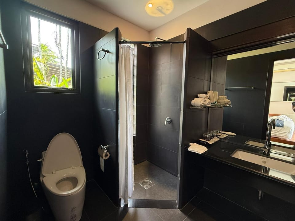 Beautiful villa walking distance from Bangtao Beach Villa in Choeng Thale