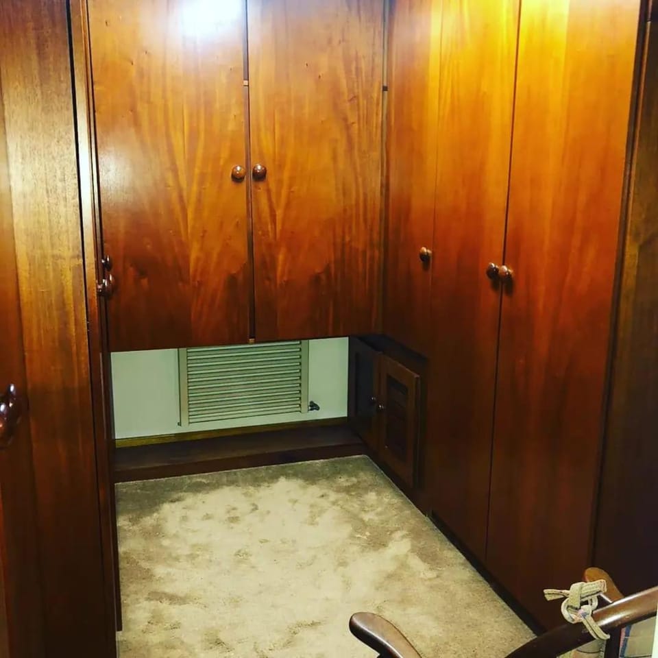 wardrobe