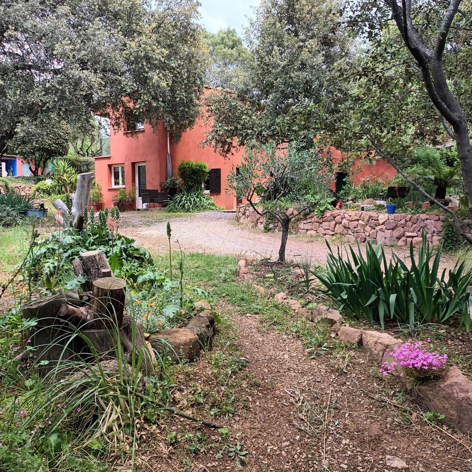 La Salamandre,Charmant T2 Calme et nature à Puget-Ville Apartment in French Riviera