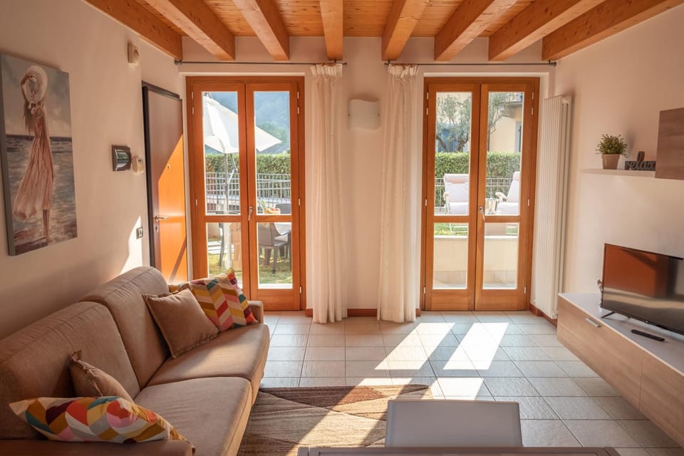 Living room, Garden view