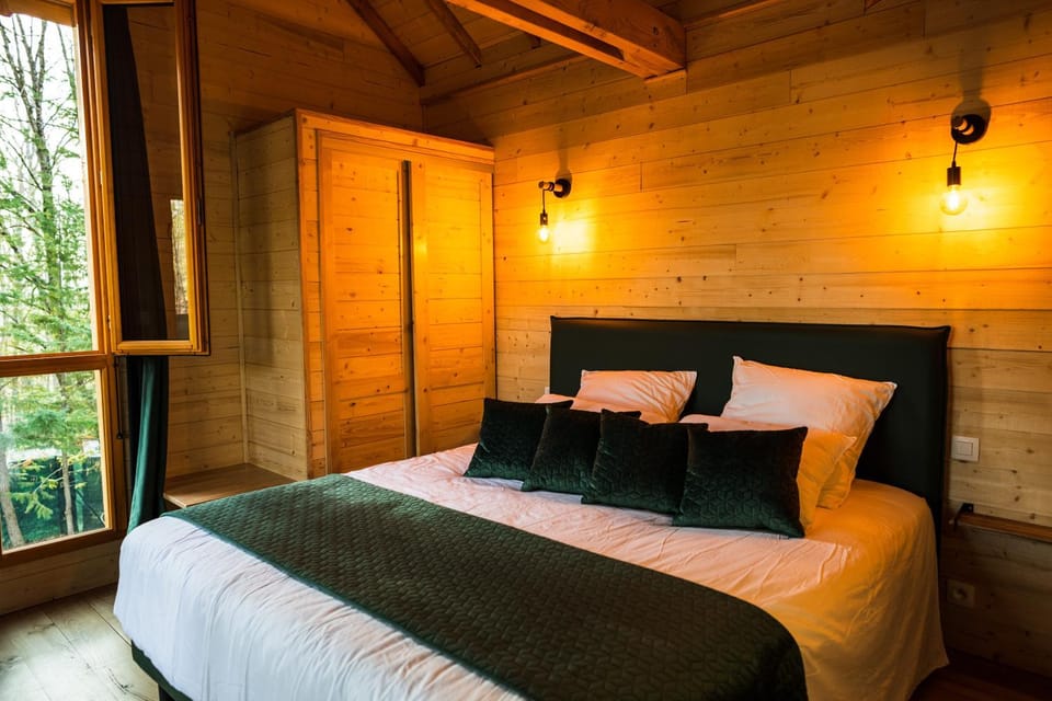 Bed, Photo of the whole room, Bedroom, wardrobe