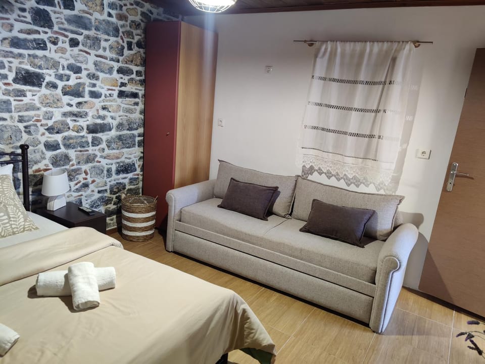 Mountain House House in Euboea