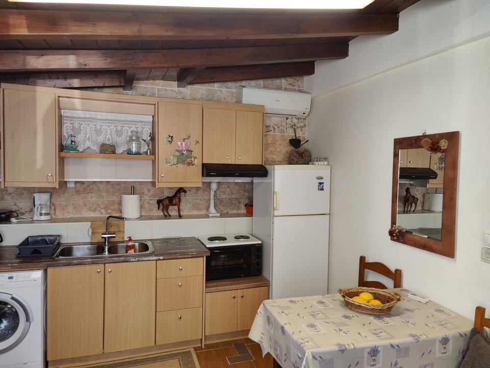 Mountain House House in Euboea