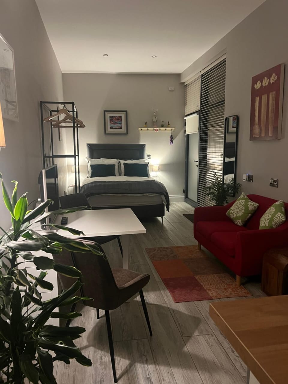 Hugo Mews Bright Studio Apartment Apartment in County Dublin