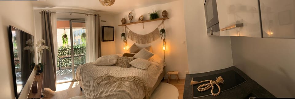 Studio tt confort coeur ville avec terrasse et parking gratuit Apartment in Sanary-sur-Mer