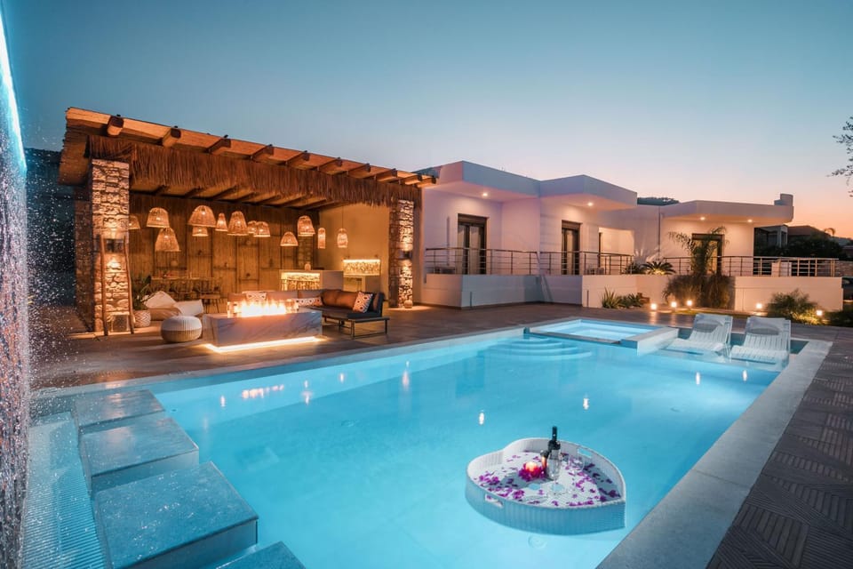 Swimming pool, Breakfast, flat iron
