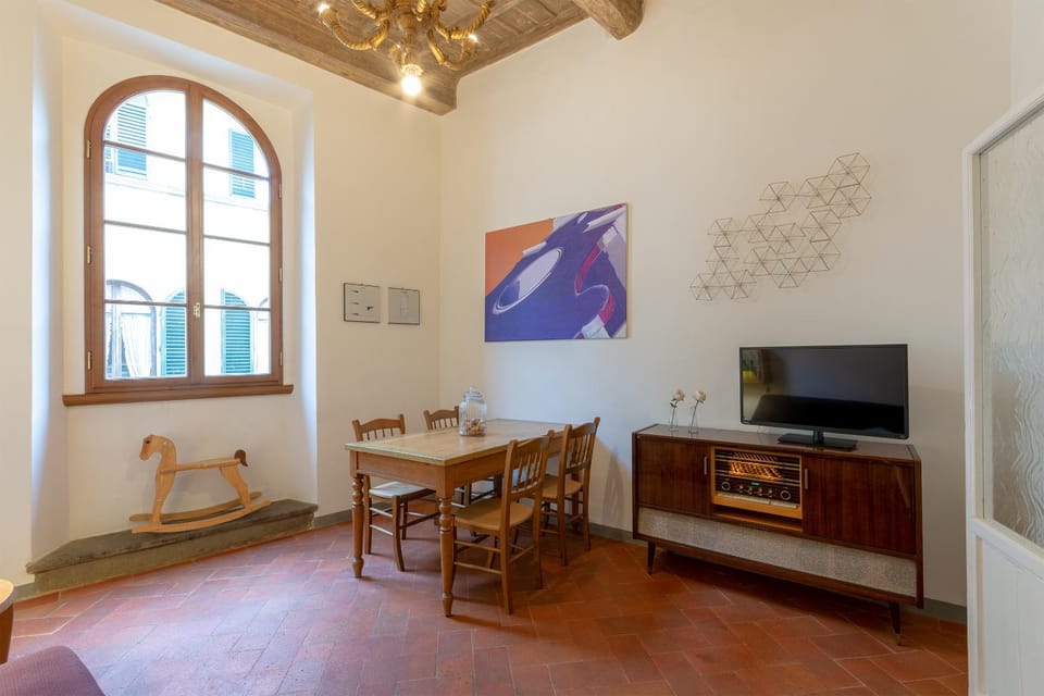 Communal lounge/ TV room, Dining area