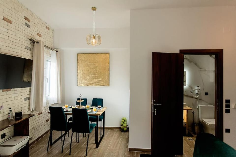 Deluxe Town Hall Square Flat in Historical Center 2nd floor Apartment in Corfu