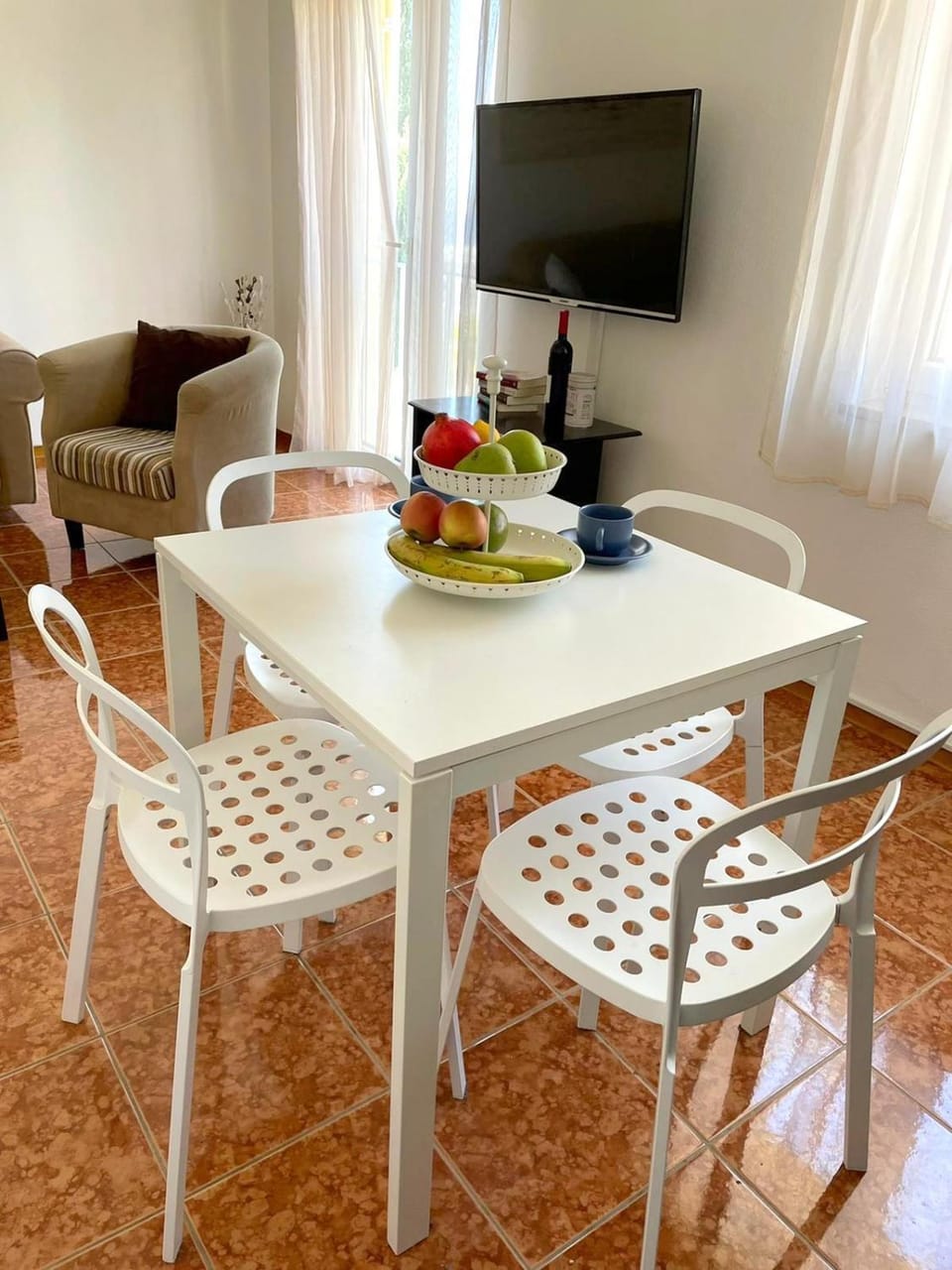 TV and multimedia, Dining area